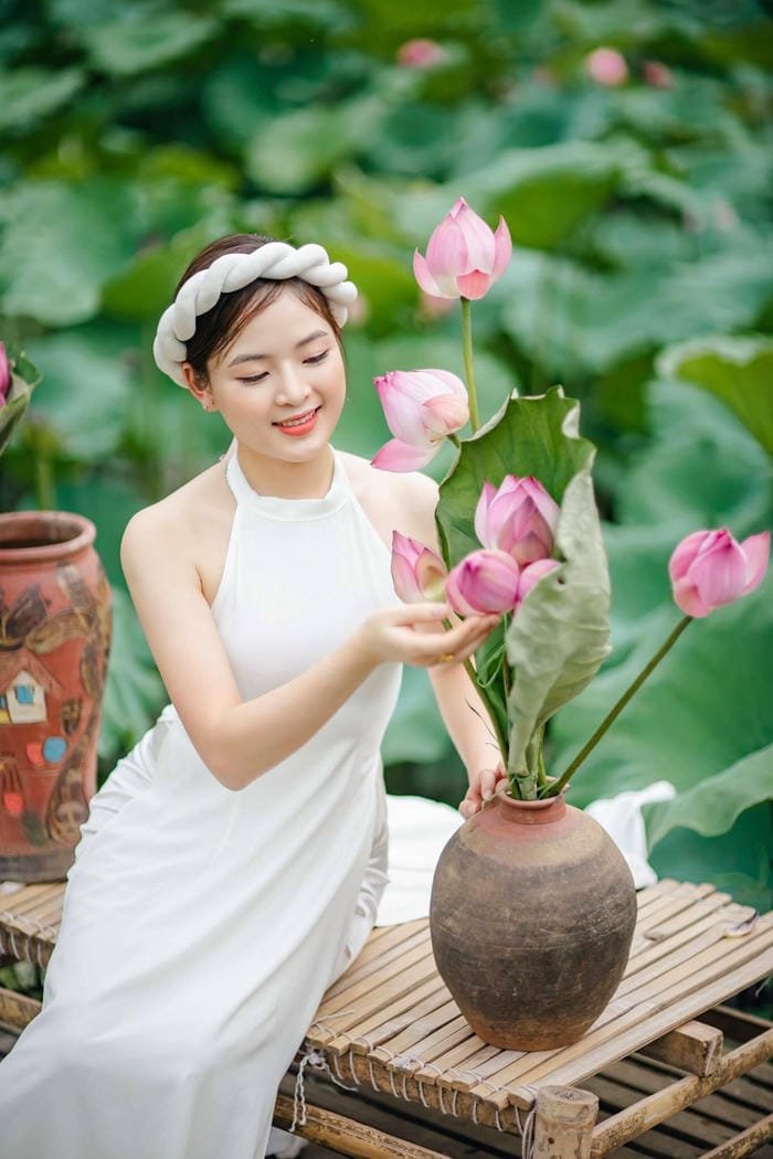 gái xinh đầm sen sành điệu