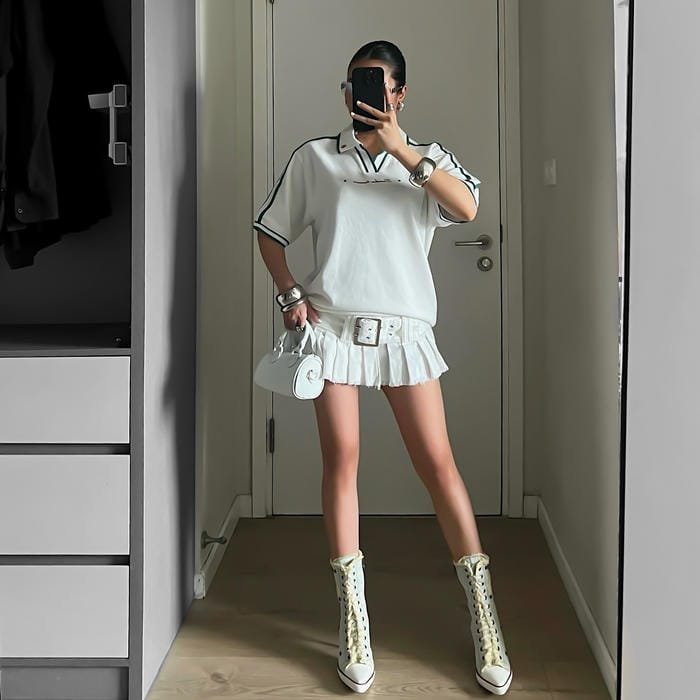 gái xinh mặc váy ngắn quyến rũ