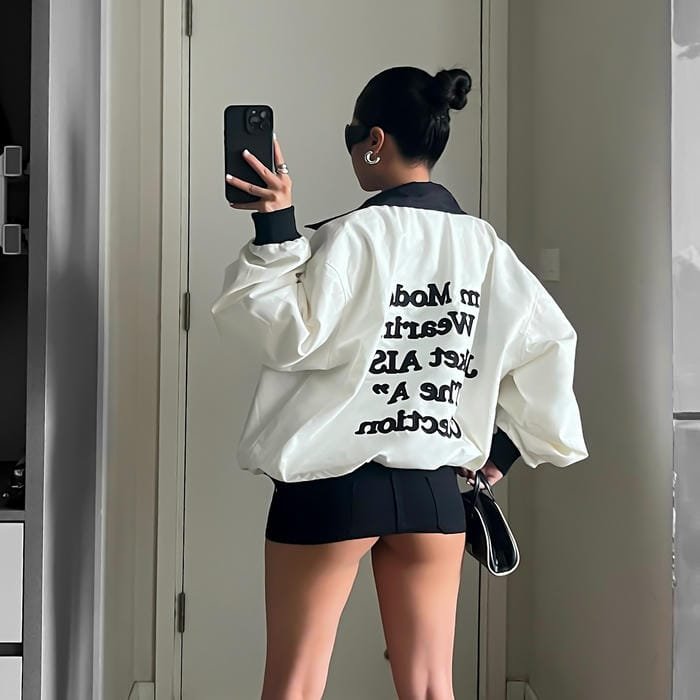 gái xinh mặc váy ngắn thần thái