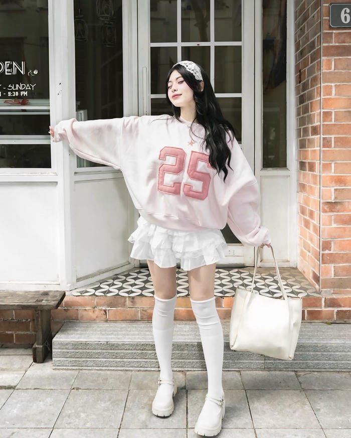 gái xinh mặc váy ngầu