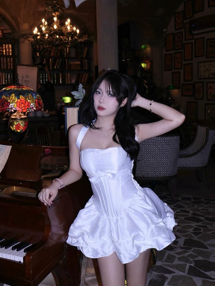 gái xinh mặc váy tuyệt mỹ