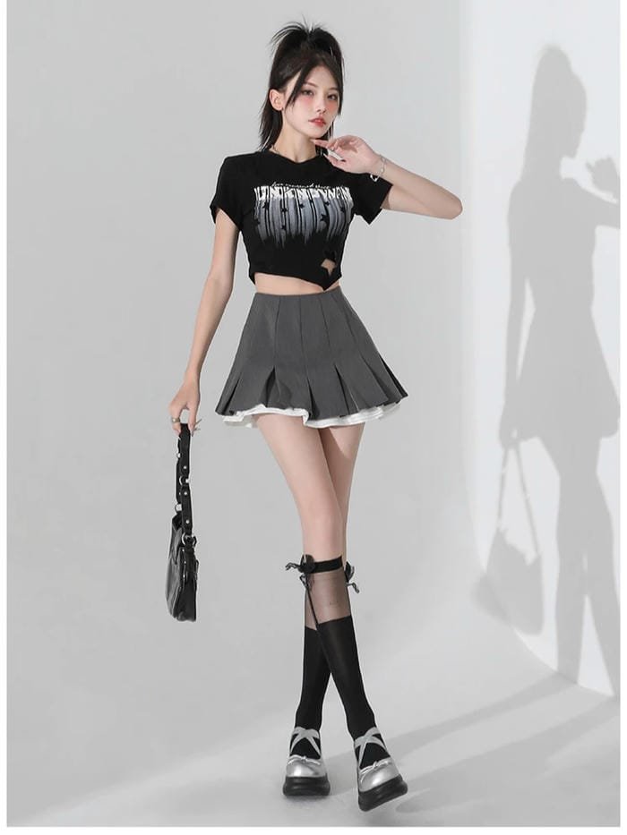 gái xinh mặc váy xếp ly cuốn