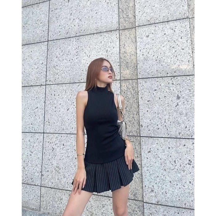 gái xinh mặc váy xếp ly phong cách