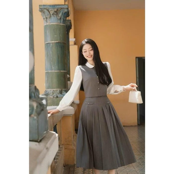 gái xinh mặc váy xếp ly xịn