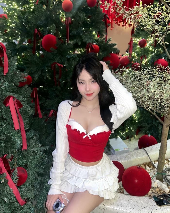 gái xinh mặc váy xịn