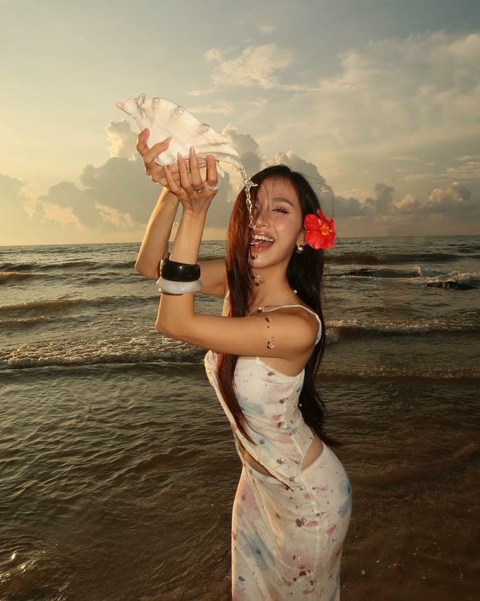 gái xinh mặc váy