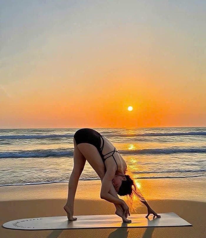 gái xinh tập yoga bí ẩn