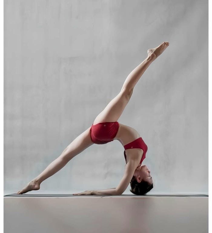 gái xinh tập yoga phong cách