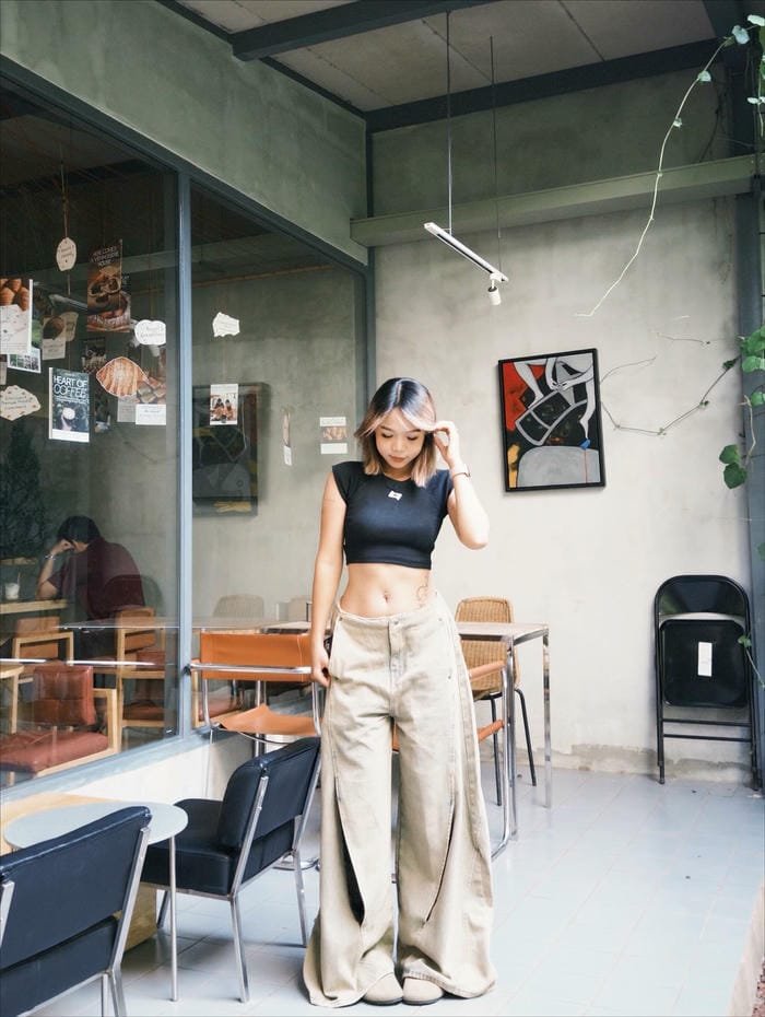 gái xinh tóc ngắn lung linh