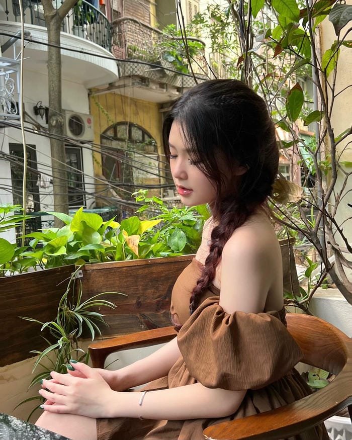 nữ sinh 2k10 học đường